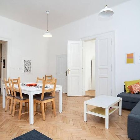 Bright, Spacious Apartment In The Historic Centre Praga Exterior foto
