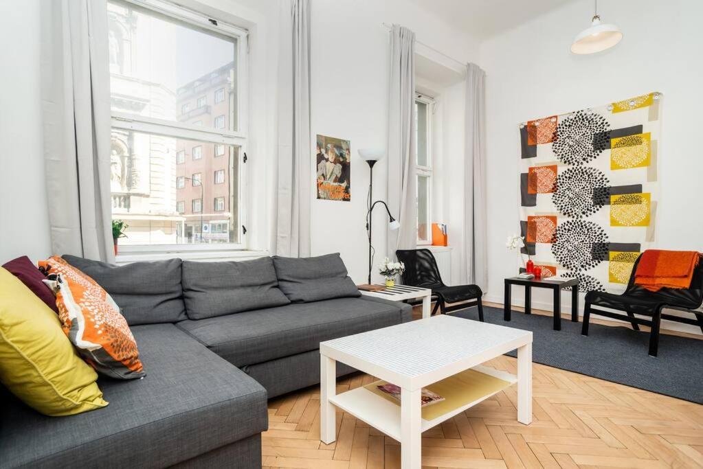 Bright, Spacious Apartment In The Historic Centre Praga Exterior foto