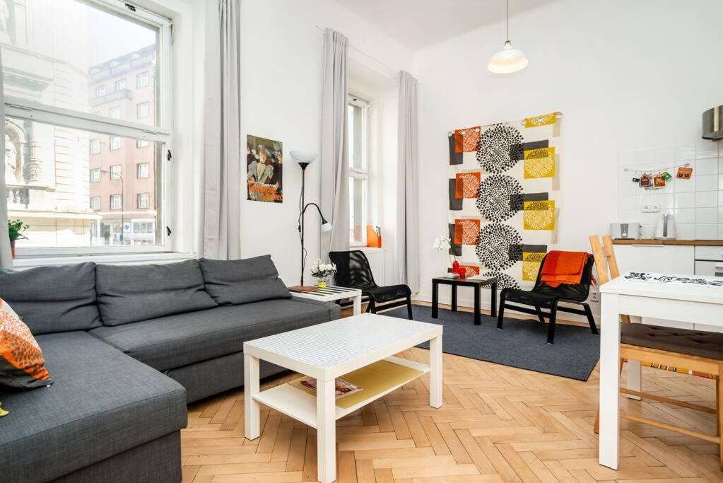 Bright, Spacious Apartment In The Historic Centre Praga Exterior foto